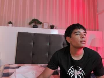 cutebutharder live cam on chaturbate