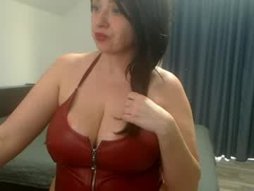 kittyonfiree live cam on chaturbate