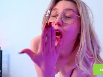 lilylumina_ live cam on chaturbate