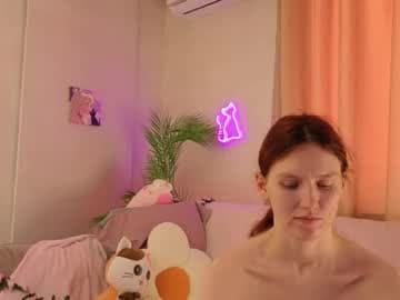 little_red_rosy live cam on chaturbate