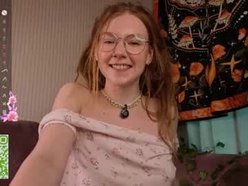 lyra_thenymph live cam on chaturbate