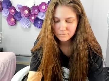 tiny_girl_18 live cam on chaturbate